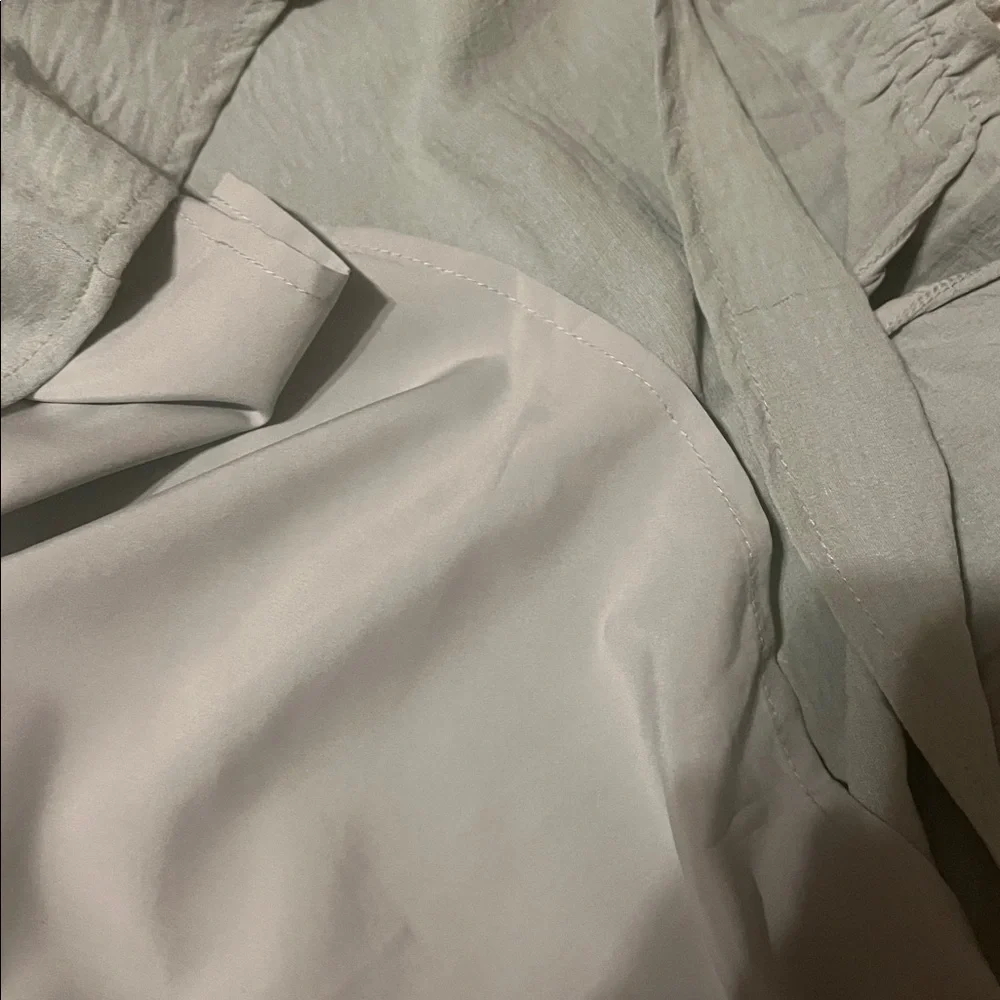 Rokoko Women's Sage Green Ruffle Blouse Large NWT - Picture 5 of 5
